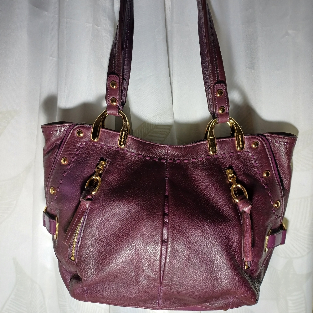 B Makowsky 17X12" purple leather shoulder bag